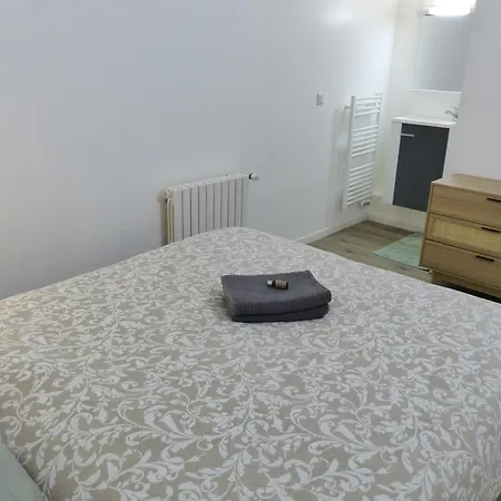 Viarme - Grand T4, 6 Pers Au Calme En Centre Appartement